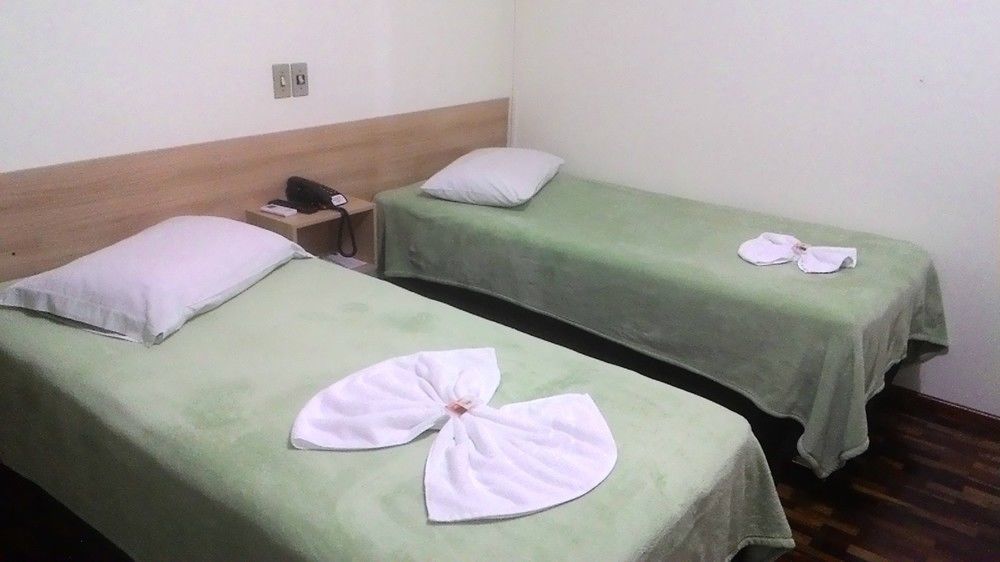 Oyo Hotel Farol Жуасаба Экстерьер фото