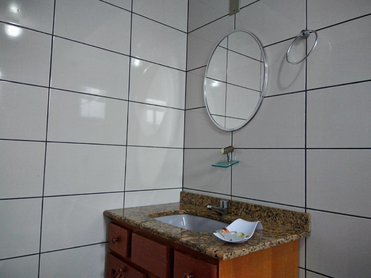 Oyo Hotel Farol Жуасаба Экстерьер фото