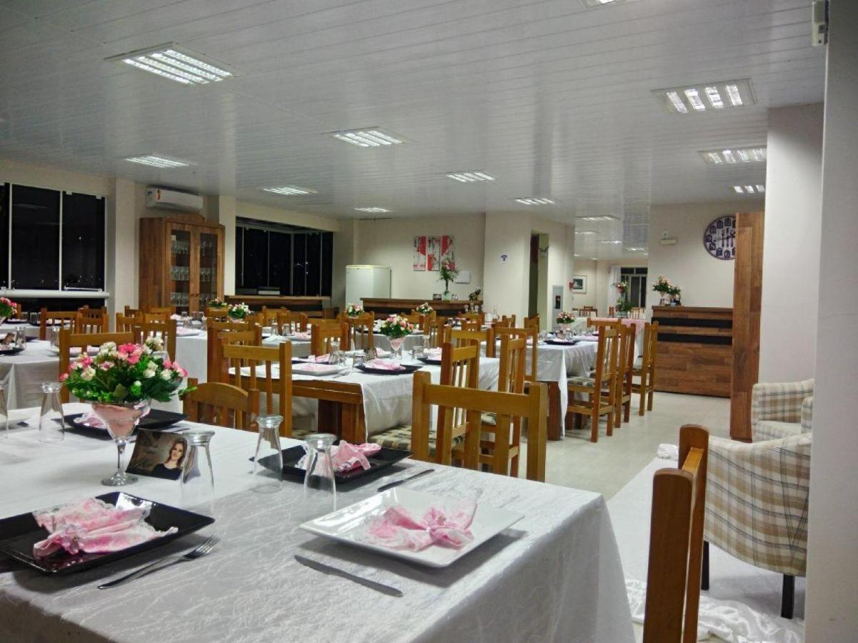 Oyo Hotel Farol Жуасаба Экстерьер фото